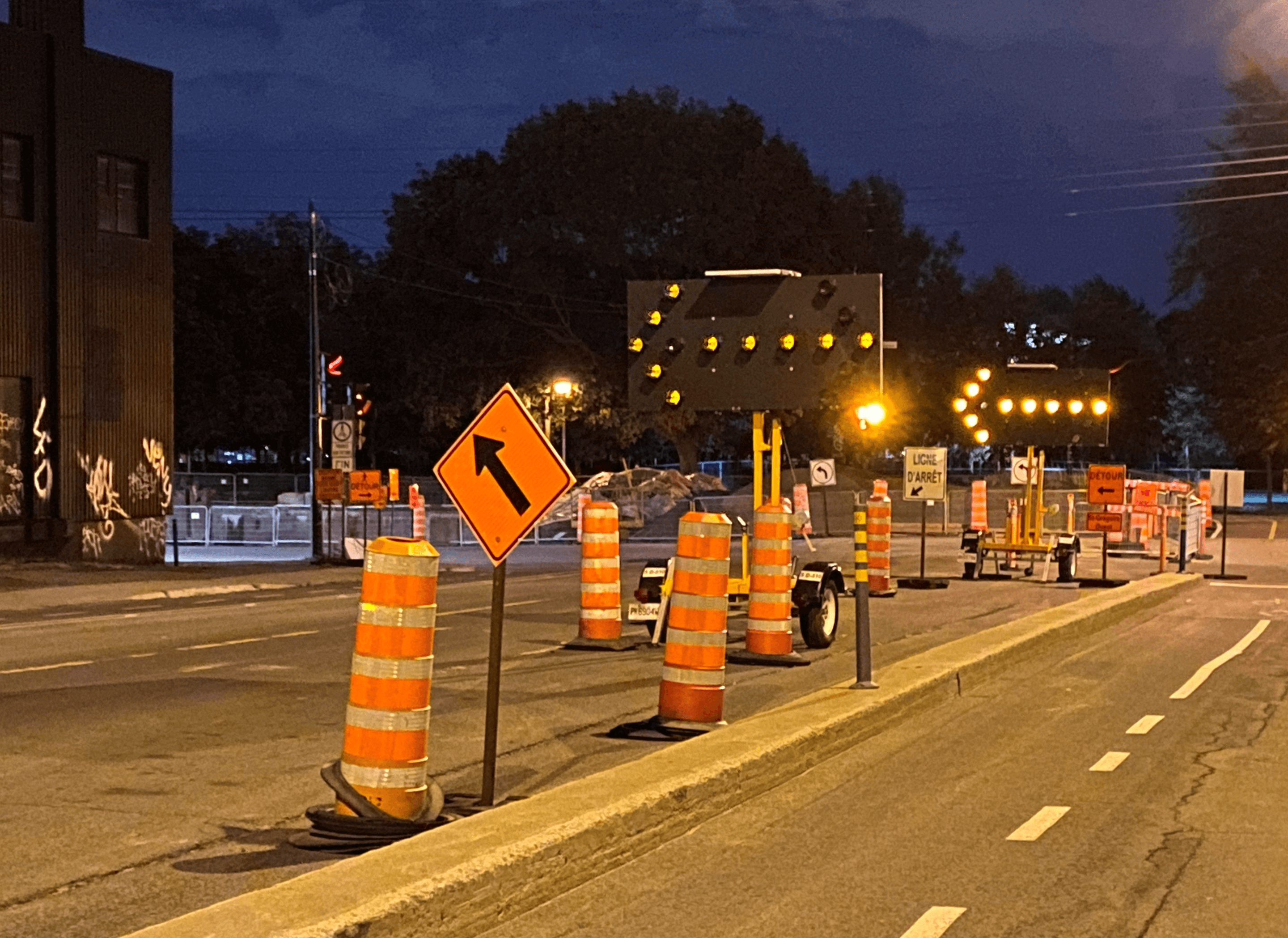 Connected Arrow Board